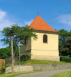 Zvonice u hřbitova