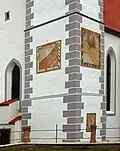 Sluneční hodiny na věži kostela