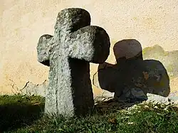 Smírčí_kříž_Vtelno_1.jpg