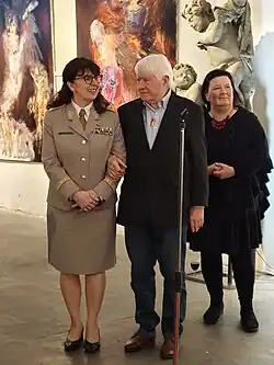 Světlana Kalousková (zcela vpravo) při vernisáži v Galerii Lapidárium