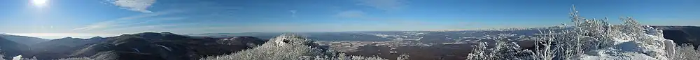 360° panorama z Malého Sninského kameňa v zimě