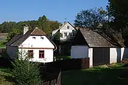 Budovy ve vsi