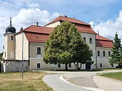 Kaštel v obci