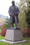 Socha Aloise Jiráska v hronovském parku