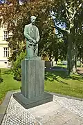 Socha T.G.Masaryka před budovou
