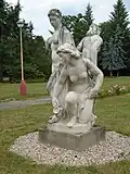 mramorová socha Tři grácie před lázeňským Hotelem Zámeček v Poděbradech