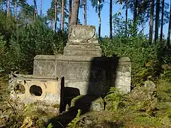 Torzo sochy sv. Jana Nepomuckého z roku 1792 nedaleko mýtiny