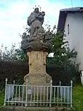 Socha v Horní Dobrouči.JPG