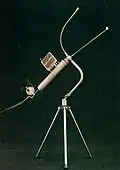 Solární objekt, kombinovaná technika, r. 1980, v. 38 cm