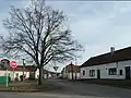 Náves a silnice do Rozkoše