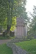 Sousoší Piety (Bernartice), před kostelem.JPG