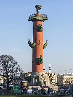 Sloup na Vasiljevském ostrově v Petrohradě