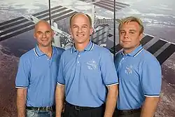 zleva doprava: Guy Laliberté, Jeffrey Williams, Maxim Surajev
