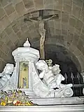 Detail oltáře a Braunova socha Krista