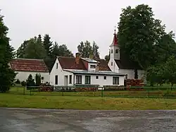 Kaplička na návsi ve Stálkově