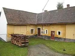 Dvůr