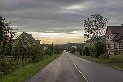 Pohled na Staňkovu Lhotu směrem k Sobotce a zámku Humprecht
