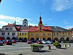 Stará_radnice,_upravena_barokně_a_empírově.JPG