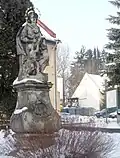 Stare Mesto - figura maryjna na rynku.jpg