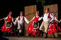 Vystoupení mexického folklorního souboru na festivalu v roce 2025