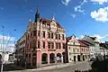 Spořitelna z roku 1906 a dům U hroznu na Velkém náměstí