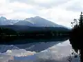 Pohled na pleso a v pozadí na hotel Patria