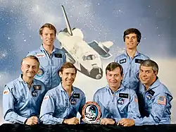 Zleva doprava: Garriott, Lichtenberg, Shaw, Young, Merbold, Parker