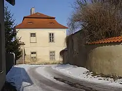 Svárov (u Unhoště) - fara čp. 5 (stav leden 2017) (3).jpg