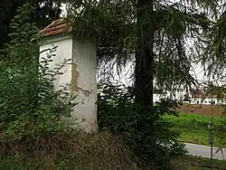 Světce, výklenková kaplička.jpg