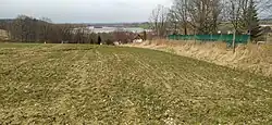 Pohled ze svahu Vinné hory na Hlučínské jezero