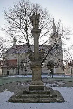 Socha svatého Jana Nepomuckého na náměstí