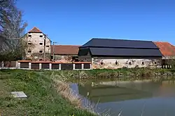 Svojšín, Nynkov, old farm.jpg