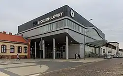 Pohled na staniční budovu