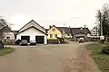 Ulice V Luční s památkově chráněnou usedlostí (vpravo)