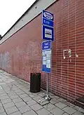 Autobusová zastávka před hřbitovem