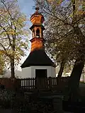 Třebsín, návesní kaplička.jpg