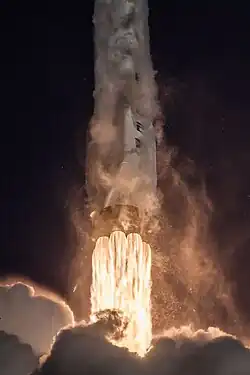 Detail na stupeň B1045 při startu mise TESS