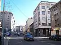 Tachovské náměstí: vpravo funkcionalistická budova na rohu Chlumovy ulice
