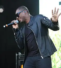 Taio Cruz v dubnu 2011