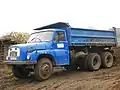 Třístranný sklápěč Tatra 148 S3