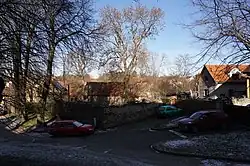 Tehov (u Říčan) - areál čp. 46 - prostor zaniklého středověkého hradu (2).jpg