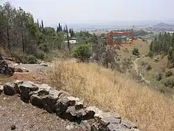 Cesta, po které obránci Tel Chaj uprchli do sousedního kibucu Kfar Gil'adi