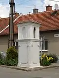 Boží muka na rohu ulic V Dědině a Růžová