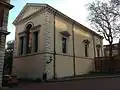 Východní a severní stěna z pozemku Marlborough House