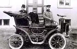 První automobil na Islandu, 1904