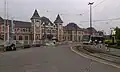 Pohled na staniční budovu.