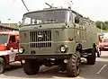 W50 TLF 16 východoněmecké armády s nízkotlakými pneumatikami