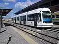 Tramvaj Škoda 06T z roku 2006 v Cagliari