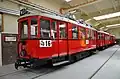 Pořadové číslo (16) na boku historické tramvaje ve Vídni