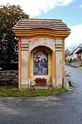 Trhanov výklenková kaplička (1).jpg